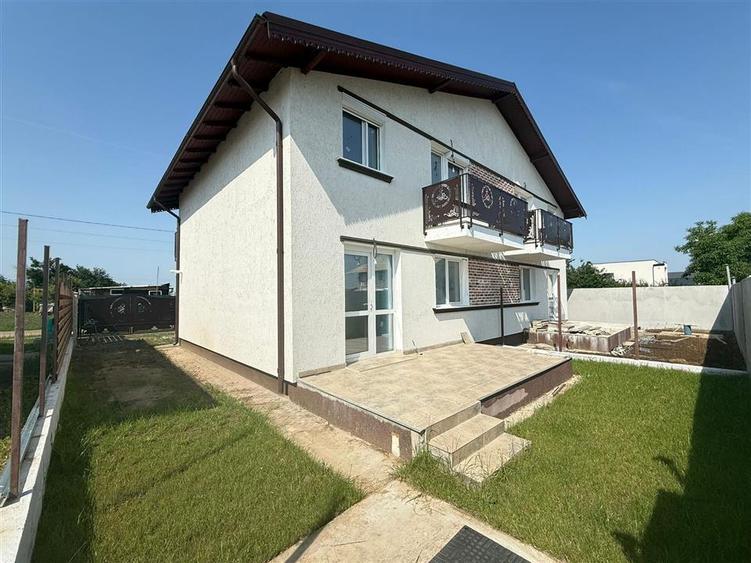 Duplex cu 4 camere cu Piscina în Berceni