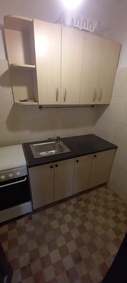 Apartament cu 2 camere semidecomandat, mobilat în P-ța Victoriei