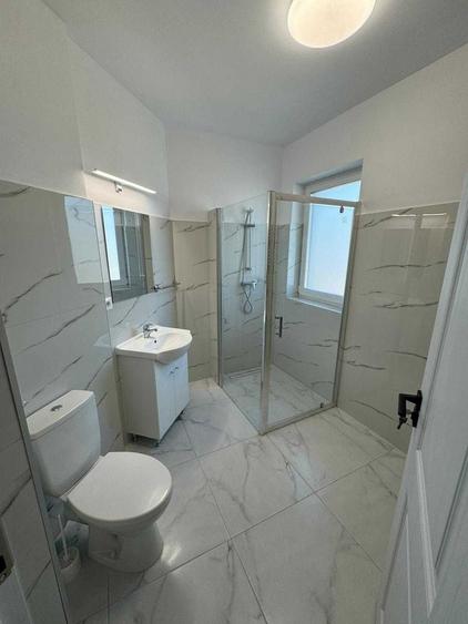 Apartament cu 3 camere decomandat, mobilat în Iris