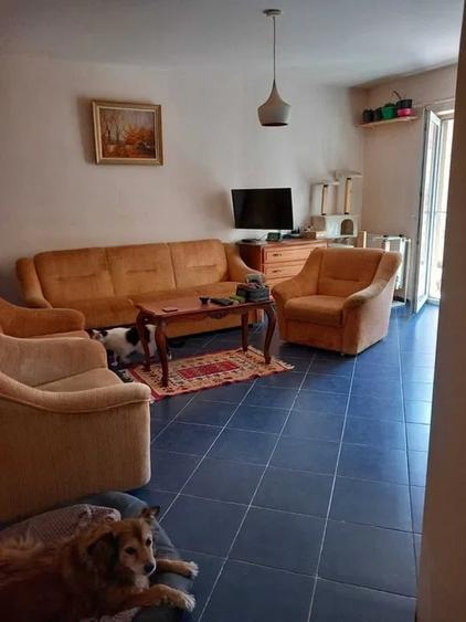 Apartament cu 2 camere semidecomandat, mobilat în Florești — fotografia 2