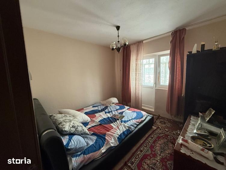 Apartament cu 4 camere decomandat în Exterior Vest