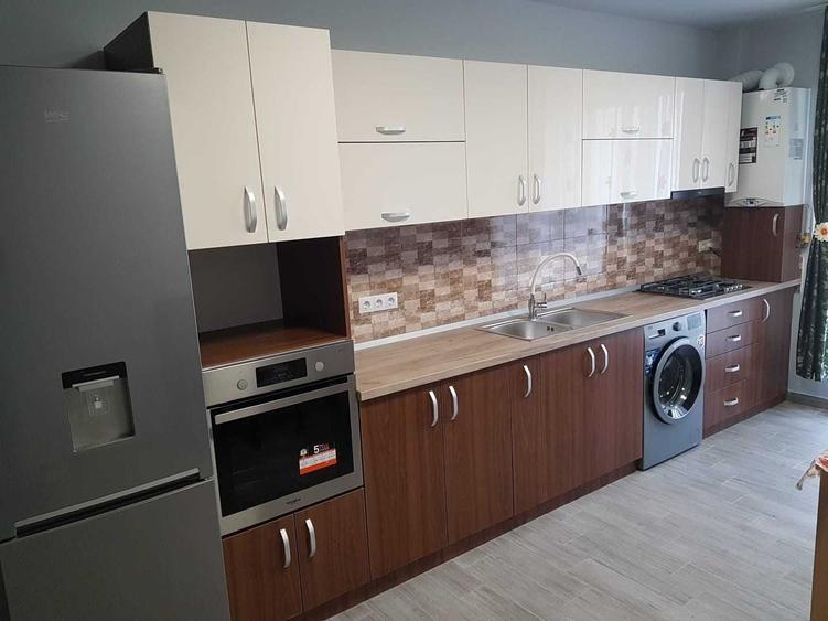 Apartament cu 3 camere semidecomandat în Central