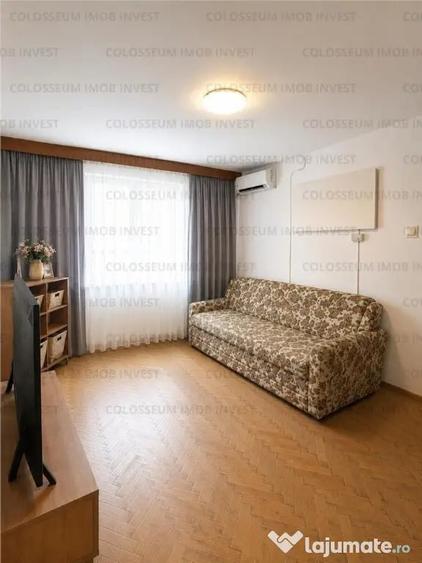 Apartament cu 3 camere semidecomandat în Florilor