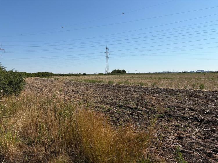 Teren agricol extravilan de 35000 mp, în Exterior Vest