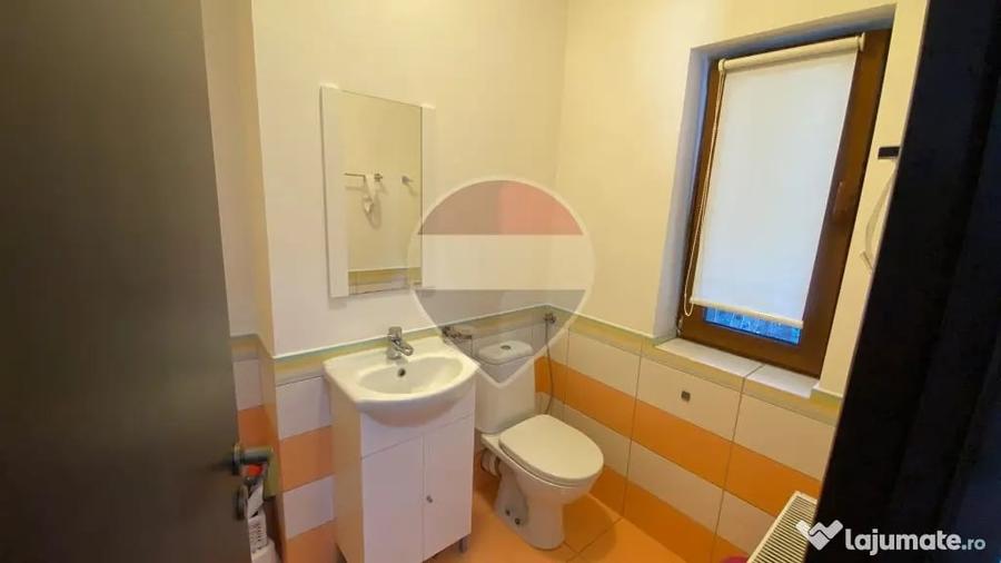 Casă cu 4 camere cu Teren 188 Mp în 1 Decembrie
