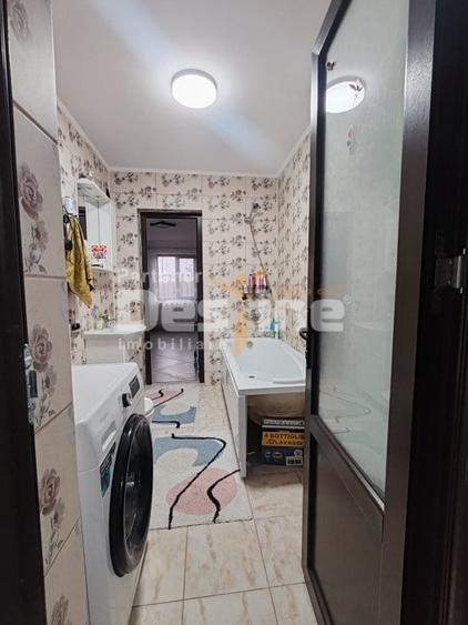 Casă individuală cu 5 camere cu Teren 3000 Mp în Mânjești