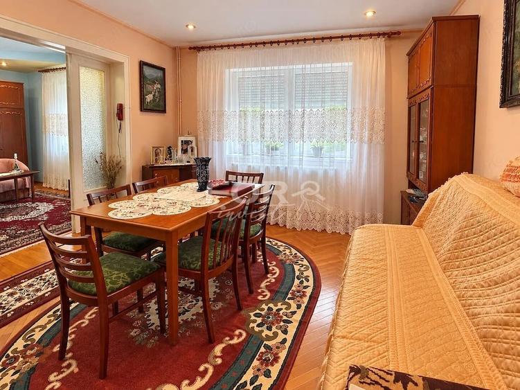 Casă cu Teren 806 Mp în Sântandrei