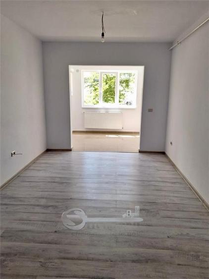 Apartament cu 2 camere semidecomandat în Aeroport
