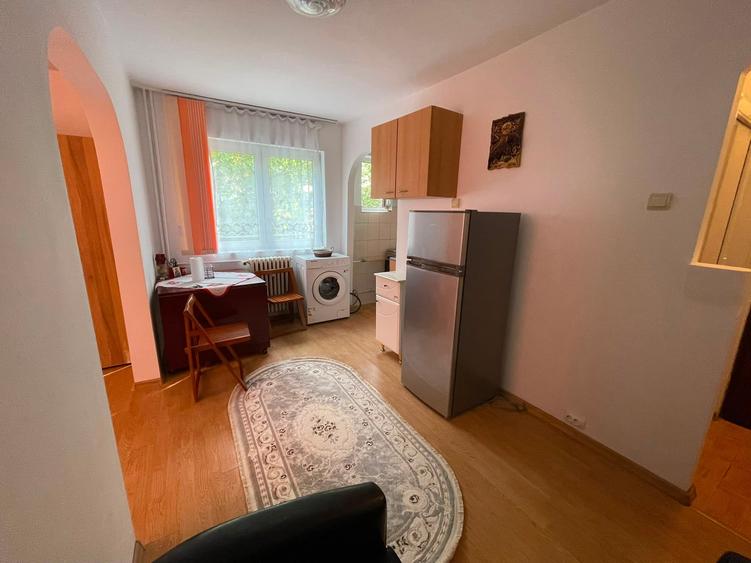 Apartament cu 2 camere nedecomandat în Podu Roș