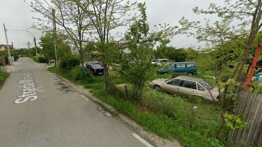 Teren Construcții intravilan de 795 mp, în Est