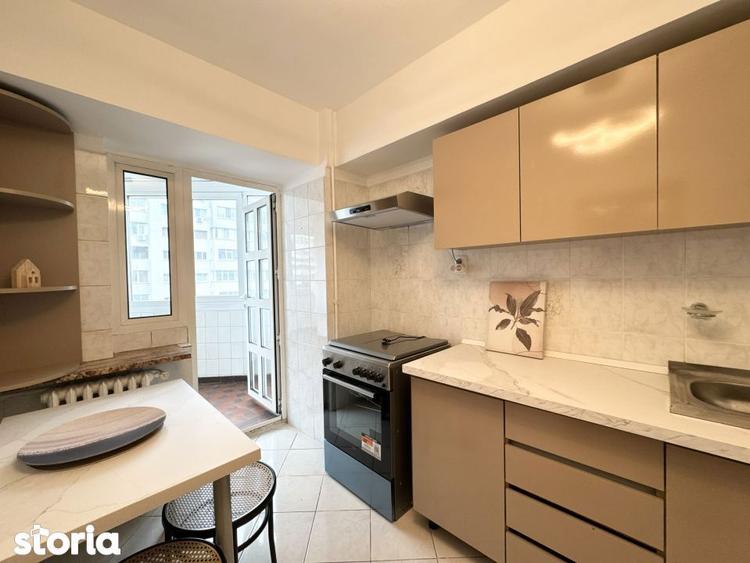 Apartament cu 4 camere semidecomandat în Grivița