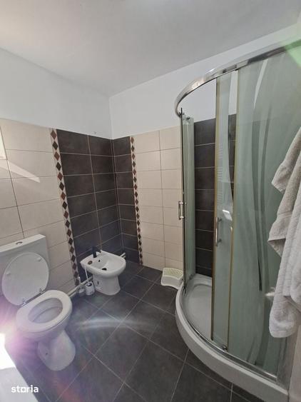 Casă cu 4 camere cu Teren 2600 Mp în Central