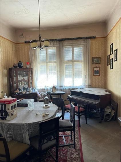 Casă cu 5 camere cu Teren 380 Mp în Lugoj