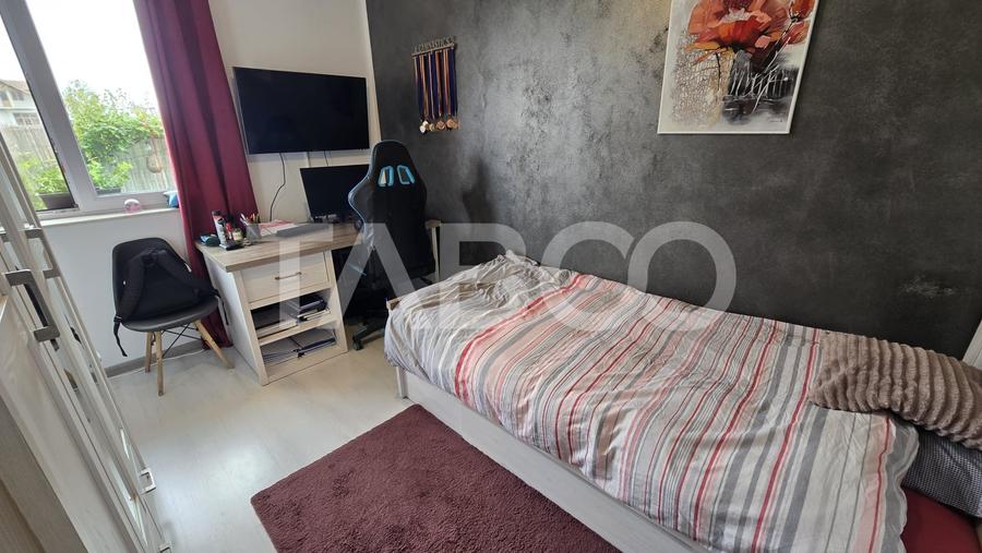 Apartament cu 3 camere decomandat, mobilat în Periferie