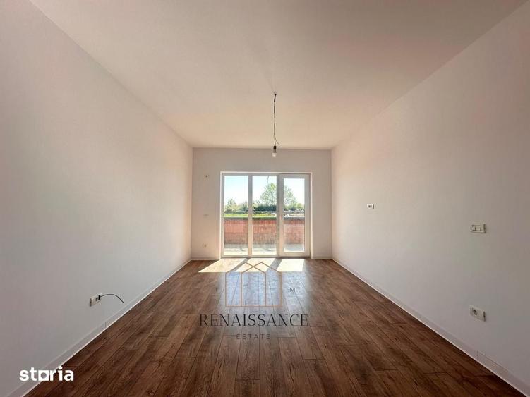 Apartament cu 3 camere decomandat în Neptun