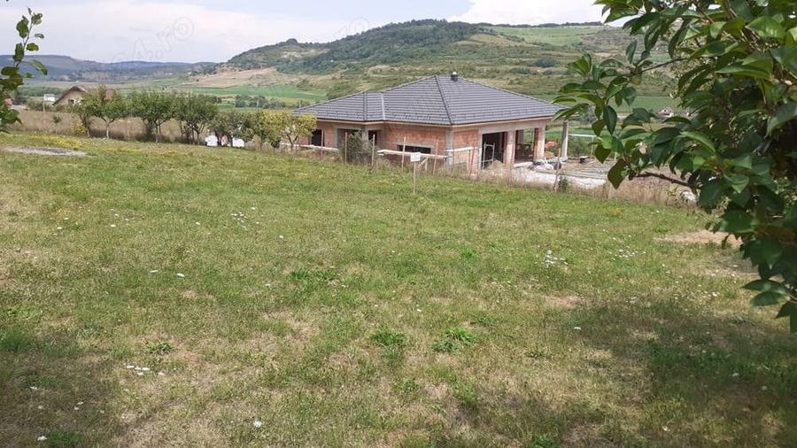Teren de 1022 mp, în Nord