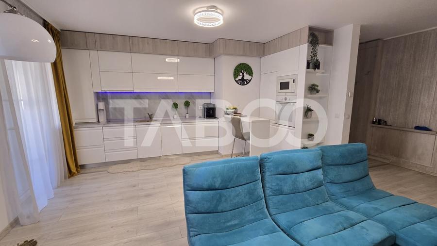 Apartament cu 3 camere decomandat, mobilat în Piața Cluj
