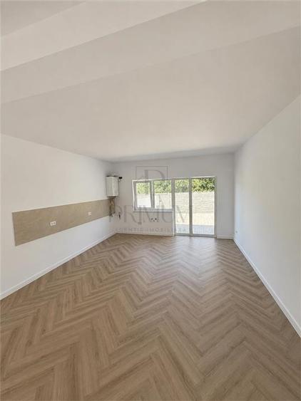 Duplex cu 4 camere cu Canalizare în Moșnița Nouă