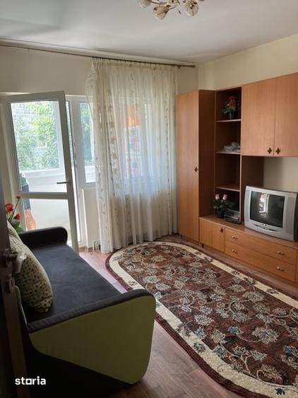 Apartament cu 3 camere decomandat în Zamfirescu