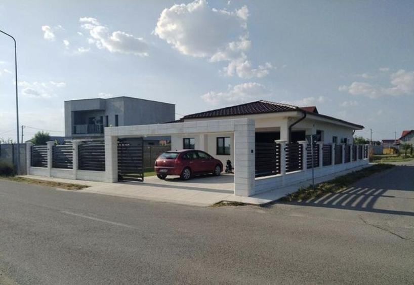Casă cu 4 camere în Vladimirescu