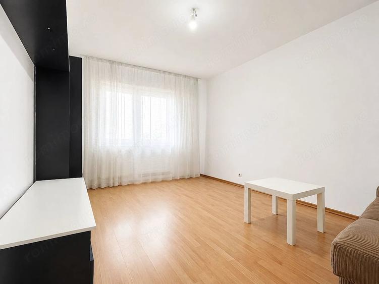 Apartament cu 3 camere decomandat în Lipovei