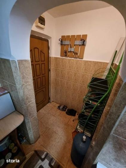 Apartament 2 camere zona 23 august etaj 2/4 36mp - 1