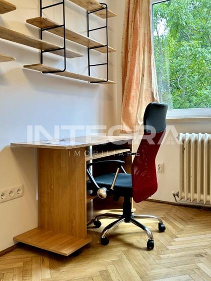 Apartament cu 3 camere decomandat, mobilat în Central