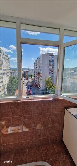 Apartament cu 3 camere decomandat în Mircea cel Bătrân