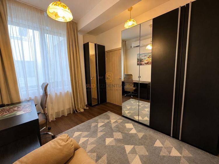 Casă individuală cu 4 camere cu Canalizare în Central