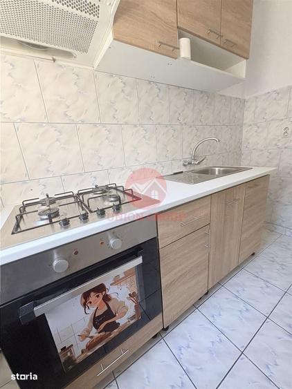 Apartament cu 3 camere semidecomandat în Central