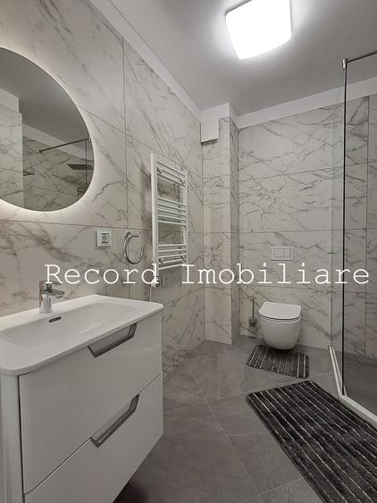 Apartament cu 4 camere semidecomandat în Mărăști