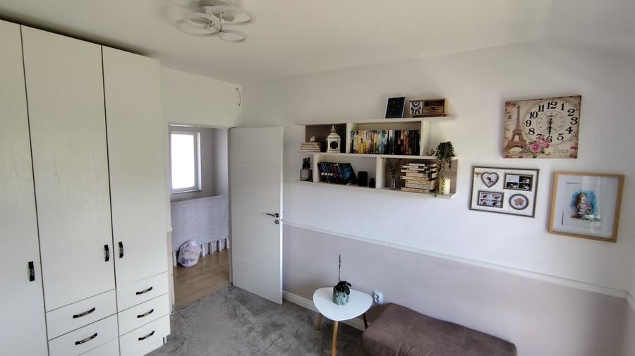 Duplex cu 5 camere cu Canalizare în Florești