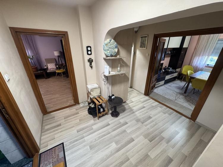 Apartament cu 4 camere decomandat, mobilat în Inel II