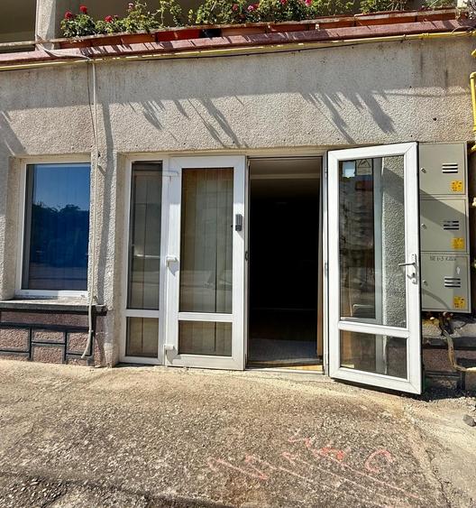 Spațiu comercial de închiriat –  acces direct din stradă - 1