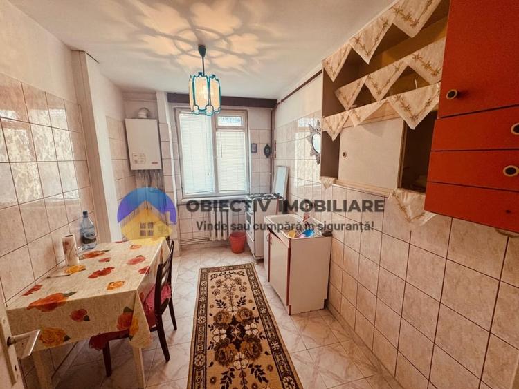 Apartament cu 2 camere decomandat în Precista