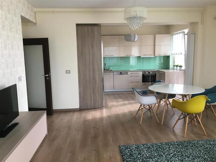 Apartament cu 3 camere decomandat, mobilat în Calea Dumbrăvii