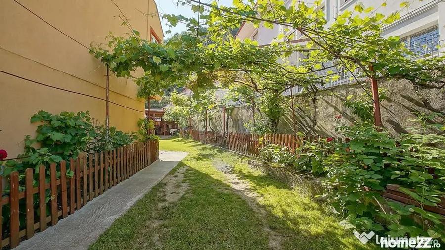 Casă cu 6 camere cu Teren 700 Mp în Ultracentral