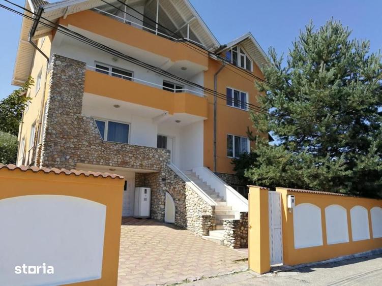 Casă cu 9 camere cu Teren 986 Mp în Găvana