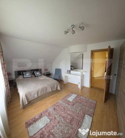 Casa de vanzare, 6 camere, 340 mp, cu 22 arii de teren, zona - 10