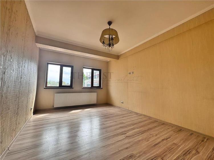 Apartament cu 3 camere decomandat în Floreasca