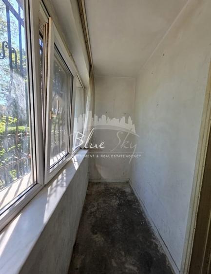 Apartament cu 3 camere semidecomandat în Tomis IV
