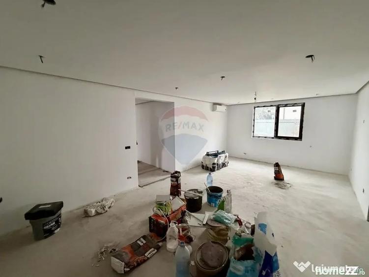Casă cu 4 camere cu Teren 418 Mp în Golești