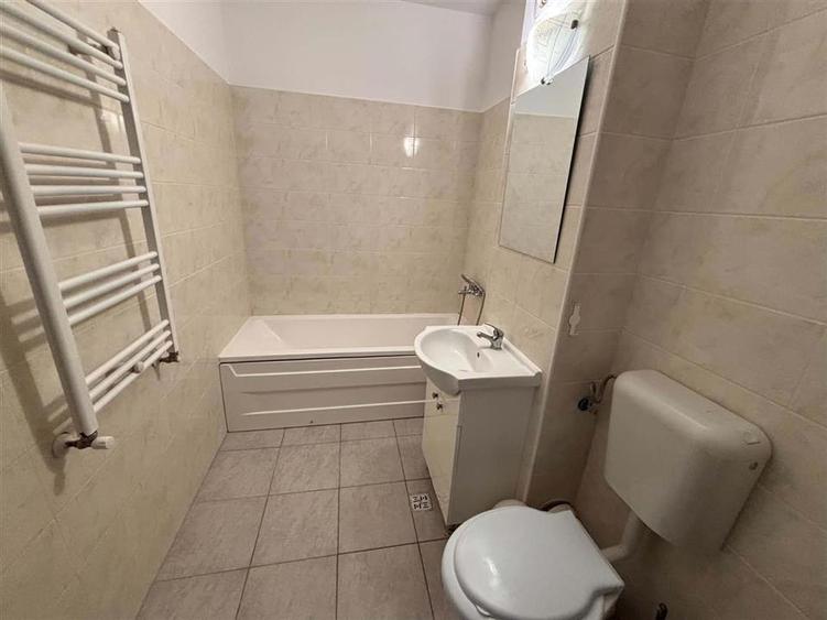 Apartament cu 2 camere semidecomandat în Sânpetru