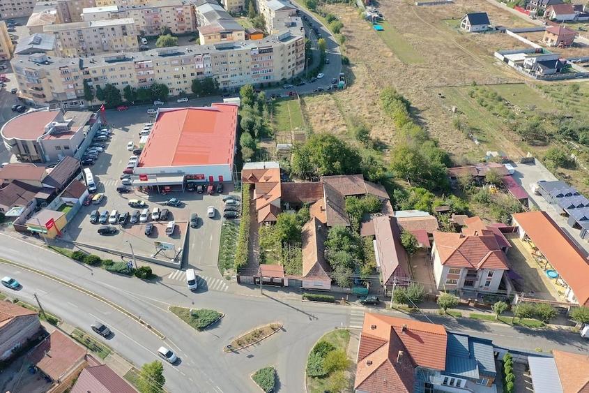 Casă cu Teren 3800 Mp în Central