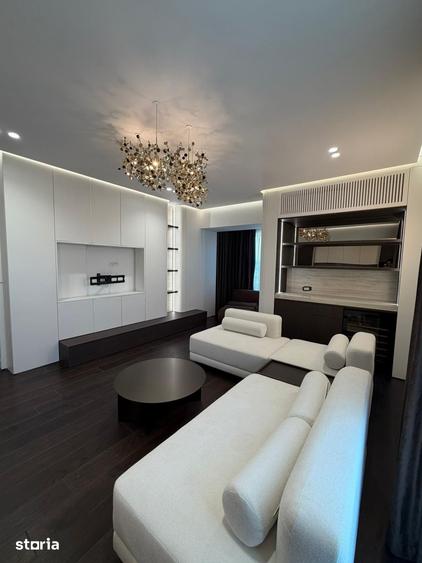 Apartament cu 4 camere, mobilat în Central