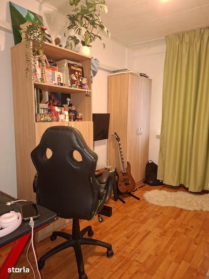 Apartament cu 3 camere decomandat în Rovine