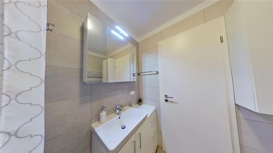 Apartament cu 2 camere decomandat, mobilat în Tractorul