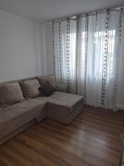 Apartament cu 2 camere semidecomandat în Giurgiului