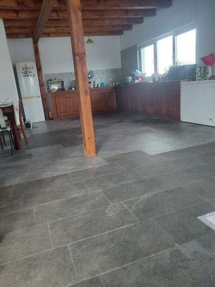 Casă cu 4 camere în Cioarga