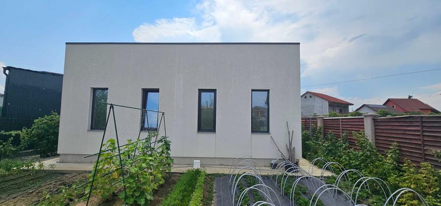 Casă cu 3 camere în Central